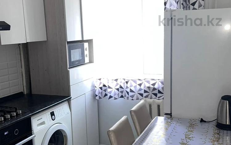 3-бөлмелі пәтер · 58 м² · 2/5 қабат, 28-шағынаудан — Все шаговые доступно, бағасы: 220 000 ₸ в Караганде, Казыбек би р-н — фото 2