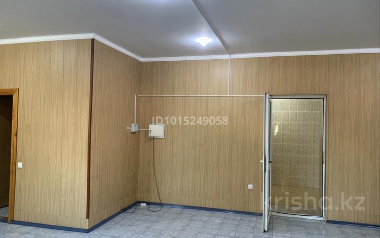 Свободное назначение, офисы, магазины и бутики · 110 м² за 180 000 ₸ в Актобе, мкр. Курмыш — фото 2