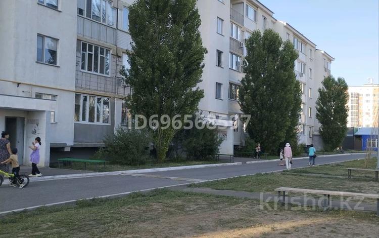2-бөлмелі пәтер · 66 м² · 2/5 қабат, мкр. Зачаганск пгт 8/1, бағасы: 140 000 ₸ в Уральске — фото 2
