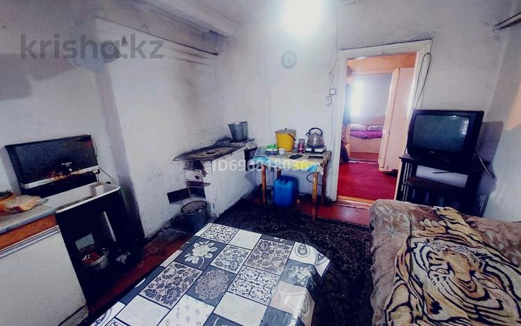 Отдельный дом · 4 комнаты · 200 м², Глинки 125 — Пограничная за 40 000 〒 в Карагандинской обл. — фото 6