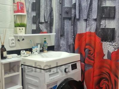 2-комнатная квартира · 49.3 м² · 5/9 этаж, Курмангазы 210 за 18.5 млн 〒 в Уральске
