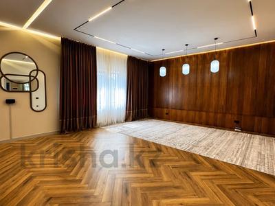 Отдельный дом · 6 комнат · 374 м² · 10 сот., мкр. Алтын орда — За Тойота центром за 169 млн ₸ в Актобе