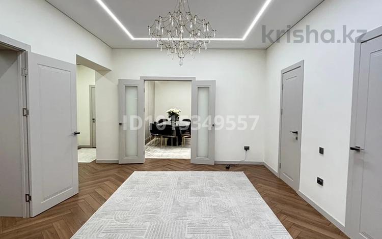 3-бөлмелі пәтер · 130 м² · 2/10 қабат, Алтын орда ш/а. 5Е, бағасы: 61 млн ₸ в Актобе, мкр. Алтын орда — фото 2