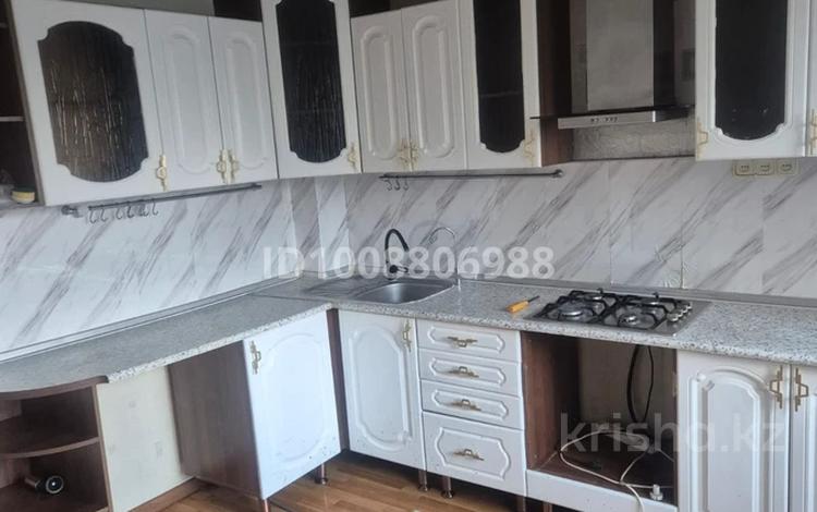 3-комнатная квартира · 80 м² · 1/9 этаж, мкр Жетысу-2 за 260 000 〒 в Алматы, Ауэзовский р-н — фото 2