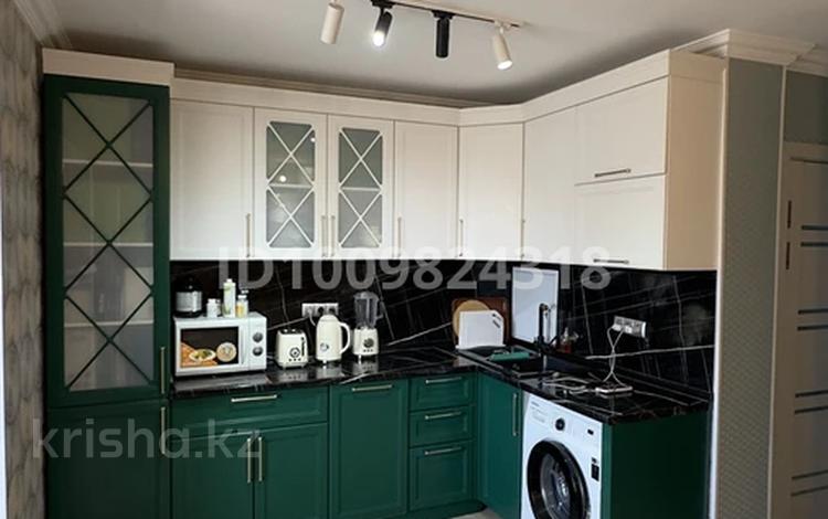 5-комнатная квартира · 105 м² · 5/5 этаж, 26-й мкр 22 за 27.5 млн 〒 в Актау — фото 2