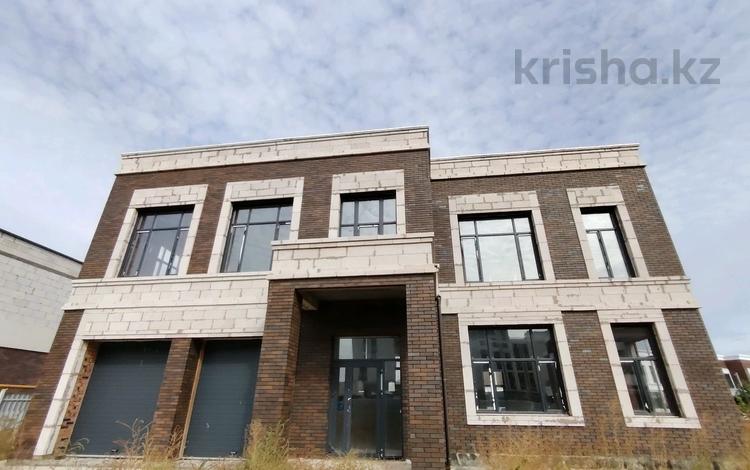 Отдельный дом · 9 комнат · 485 м² · 12.5 сот., Будапешт 43/1 — Мангилик Ел за 305 млн 〒 в Астане — фото 2