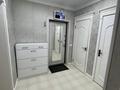 2-бөлмелі пәтер, 70 м², 2/9 қабат ай сайын, Алихана Бокейханова 30/1 — Триумфальная арка, бағасы: 240 000 〒 в Астане, Есильский р-н — фото 2