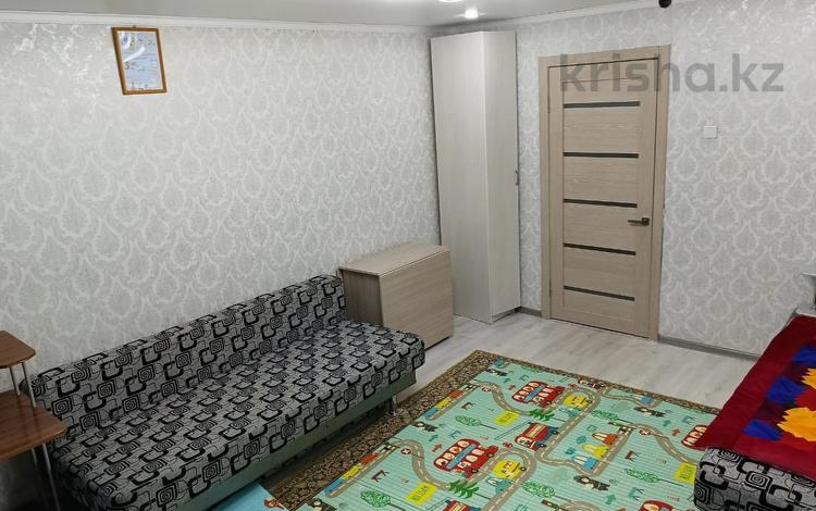 3-комнатная квартира · 60.2 м² · 1/3 этаж, Аюченко — Пос. Восточный за 20 млн ₸ в Семее — фото 2