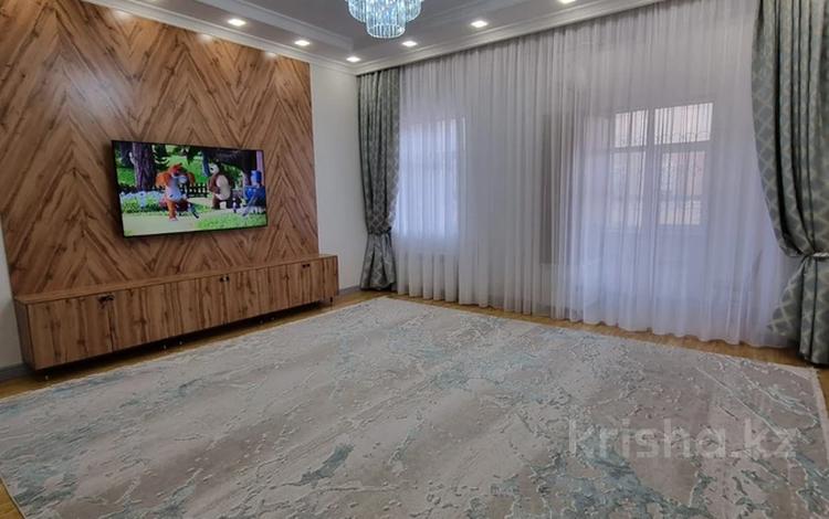 4-комнатная квартира · 164 м² · 1/10 этаж, 18А мкр 7 за 74 млн ₸ в Актау — фото 2