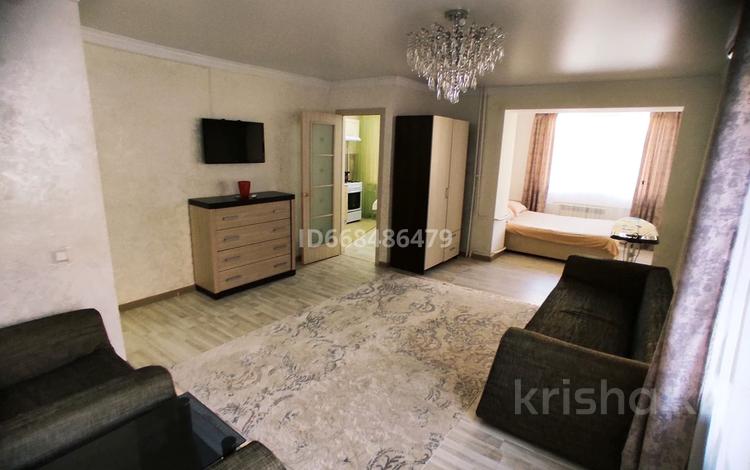2-комнатная квартира, 48 м², 2/5 этаж помесячно, Сатпаева за 155 000 〒 в Атырау — фото 2