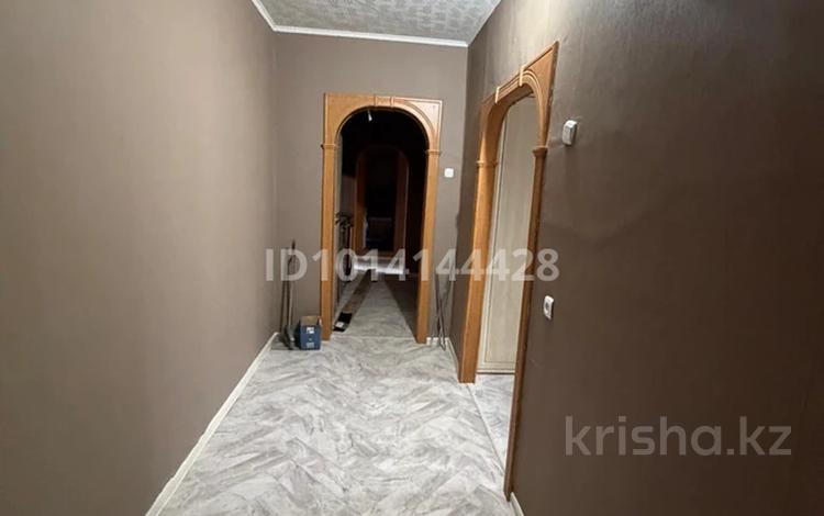 3-бөлмелі пәтер · 69 м² · 2/9 қабат, 7 микрорайон 30, бағасы: 20 млн ₸ в Степногорске — фото 2