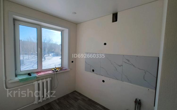 2-комнатная квартира, 44 м², 2/5 этаж, 9 12 за 8.5 млн 〒 в Степногорске — фото 2