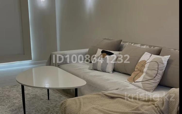 1-бөлмелі пәтер · 50 м² · 8 қабат, 18А ш/а 3, бағасы: 20 000 ₸ в Актау, 18А мкр — фото 2