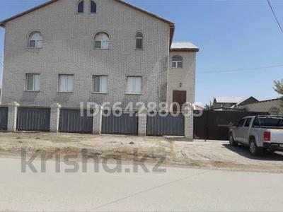 Отдельный дом · 7 комнат · 580 м² · 10 сот., Мкр Мясокомбинат 12 за 52 млн ₸ в Атырау