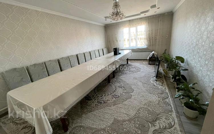 Жеке үй · 4 бөлме · 186 м² · 15 сот., Жеруйық Нағарашы М Маметова 1 — Тұра мектептің артында орналасқан, бағасы: 35 млн ₸ в Жаркенте — фото 2