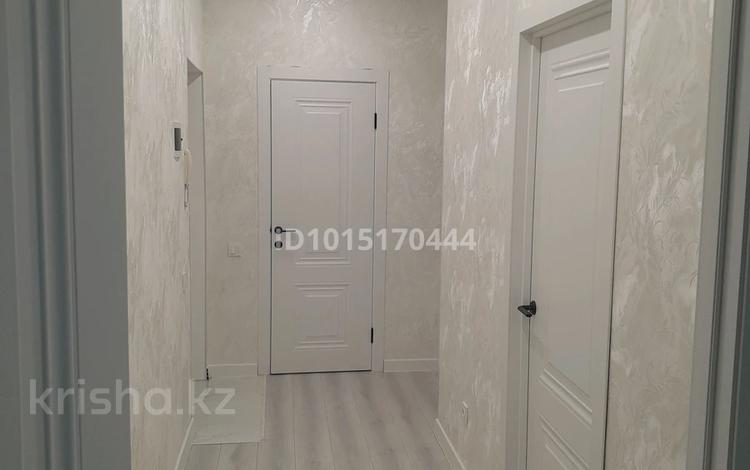 2-комнатная квартира · 57.7 м² · 9/12 этаж, Нажмиденова 15 за 37 млн ₸ в Астане, Сарайшык р-н — фото 2