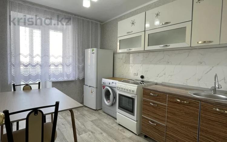 2-комнатная квартира · 50 м² · 5/9 этаж, Пермитина 29 — Р-н пл. Республики за 210 000 ₸ в Усть-Каменогорске — фото 2