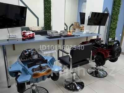 Салоны красоты · 35 м² за 400 000 ₸ в Караганде, Казыбек би р-н