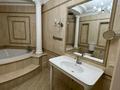 3-бөлмелі пәтер · 140 м² · 4/15 қабат, Ходжанова 76, бағасы: 158 млн ₸ в Алматы, Бостандыкский р-н — фото 6