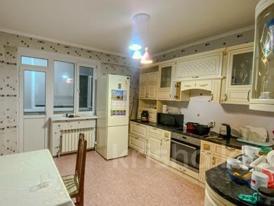 Продажа квартир в Жетысу обл.: 2-комнатная квартира · 68 м² · 14/16 этаж, Болашак за 24.5 млн 〒 2-комнатная квартира · 68 м² · 14/16 этаж, Болашак за 24.5 млн 〒 в Талдыкоргане, мкр Болашак