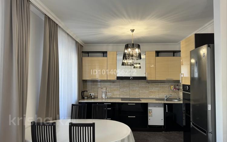 3-комнатная квартира · 70 м² · 5/15 этаж, Иманова 41 за 350 000 ₸ в Астане, р-н Байконур — фото 2