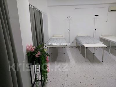 Медцентры и аптеки · 60 м² за 250 000 〒 в Актау, 32А мкр
