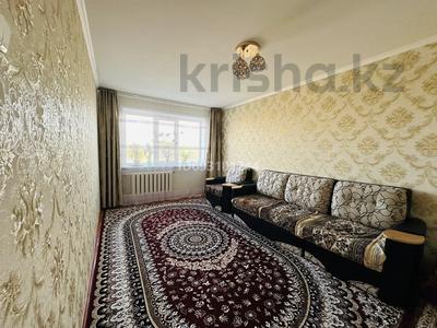 3-комнатная квартира, 63 м², 5/5 этаж, 4 мкр 14 за 8 млн 〒 в Степногорске