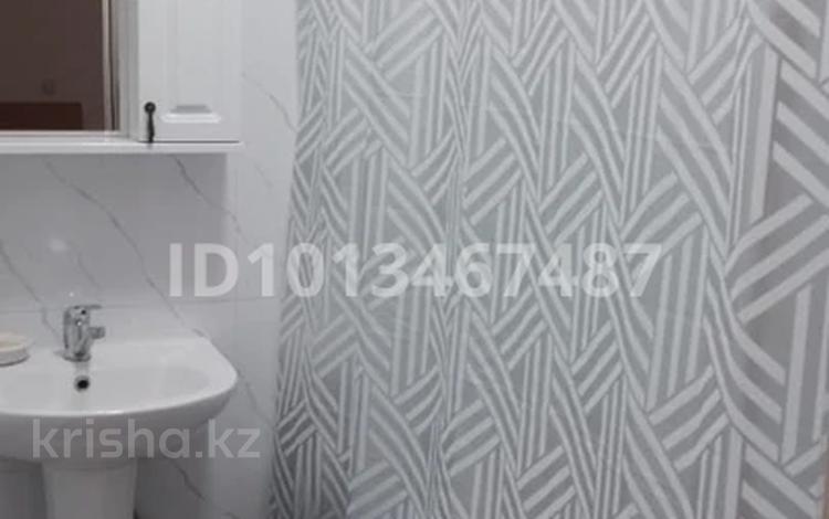 1-комнатная квартира · 65 м² · 5/9 этаж, мкр Шугыла 340 за 200 000 ₸ в Алматы, Наурызбайский р-н — фото 2