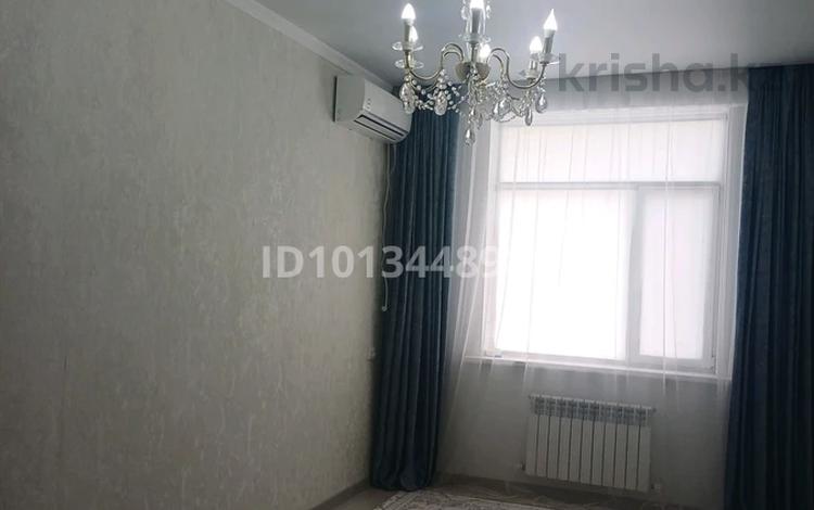1-комнатная квартира · 41.9 м² · 3/5 этаж, мкр Самал, Самал Таун за 19.2 млн ₸ в Атырау — фото 2