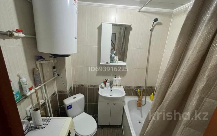 2-бөлмелі пәтер · 44.8 м² · 1/5 қабат, 16-шағынаудан 9 — Парк , 76 школа, 61 школа , бағасы: 9.4 млн ₸ в Караганде, Алихана Бокейханова р-н — фото 4