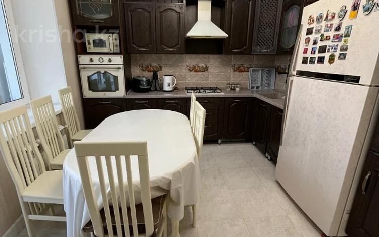 3-бөлмелі пәтер · 130 м² · 3/5 қабат, Алтын орда ш/а., прт Тауелсиздик, бағасы: 55 млн ₸ в Актобе, мкр. Алтын орда — фото 2