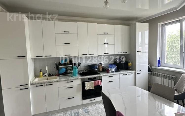 3-комнатная квартира · 120 м² · 2/5 этаж, мкр Думан-2 8 за 73 млн ₸ в Алматы, Медеуский р-н — фото 2