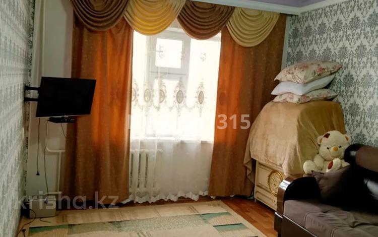 1-комнатная квартира, 37 м², 4/5 этаж, 4пер.Менделеева 2 за 9.3 млн 〒 в Таразе — фото 2