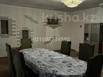 Отдельный дом · 8 комнат · 200.5 м², Гагарина за 250 000 〒 в Семее