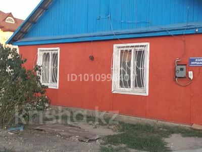 Отдельный дом · 4 комнаты · 110 м² · 5 сот., Нұршайықов 132 — 72 квартал, на против студенческий поликлиники за 15 млн ₸ в Семее
