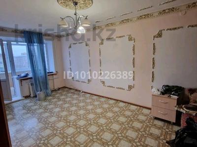 3-комнатная квартира · 61.7 м² · 4/5 этаж, проспект абая Кунанбаева 70 — Фудмарт за 9.5 млн 〒 в Шахтинске