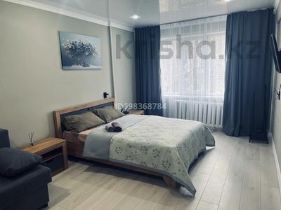 1-комнатная квартира · 36 м² · 1/5 этаж, Бурова 25/3 — Казахстан за 12 000 〒 в Усть-Каменогорске, Ульбинский