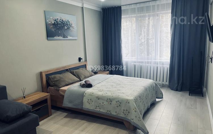 1-бөлмелі пәтер · 36 м² · 1/5 қабат, Бурова 25/3 — Казахстан, бағасы: 13 000 ₸ в Усть-Каменогорске, Ульбинский — фото 2
