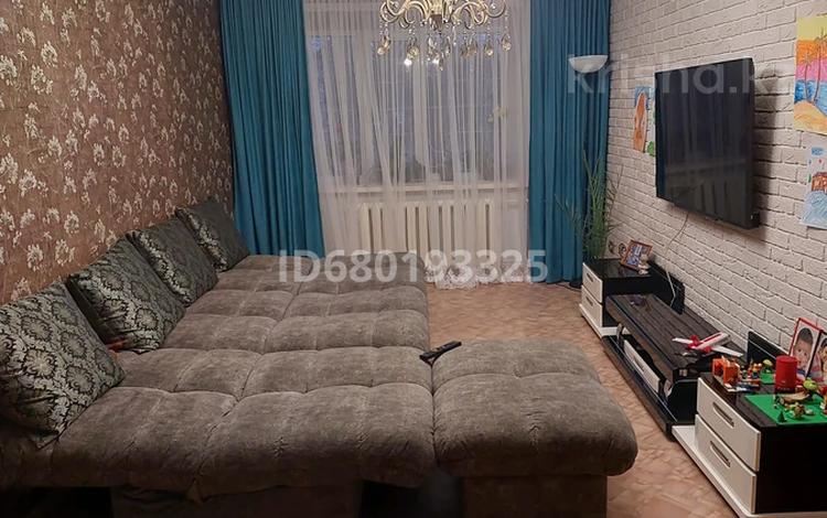 3-комнатная квартира, 60 м², 1/5 этаж, Камзина 10 за 18 млн 〒 в Павлодаре — фото 2