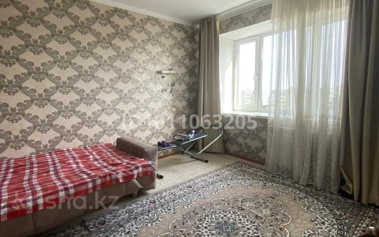 4-комнатная квартира · 76.2 м² · 9/9 этаж, мкр 5, Алия Молдагуловой 10 — 5 мкр, около вечного огня. Малая алия за 19 млн ₸ в Актобе — фото 2