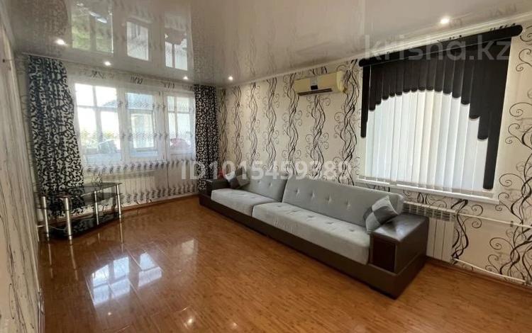 2-комнатная квартира · 44 м² · 5/5 этаж, мкр Мясокомбинат, Ружейникова 10 — 2 школа за 13 млн ₸ в Уральске — фото 9