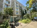 1-комнатная квартира · 35 м² · 1/5 этаж, мкр Мамыр-1 — Шаляпина момушулы за 200 000 ₸ в Алматы, Ауэзовский р-н