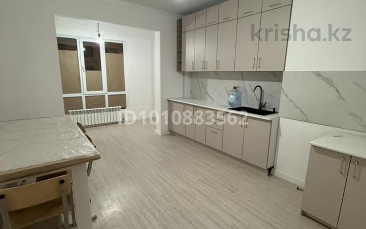 3-бөлмелі пәтер · 85 м² · 1/5 қабат, Астана ш/а., Аль-Фараби 35А — Новая городская больница, бағасы: 200 000 ₸ в Таразе, мкр Астана — фото 2