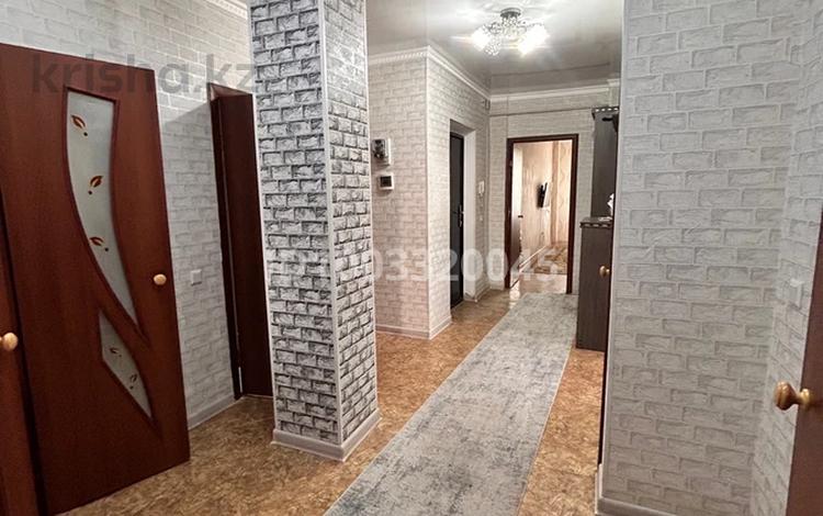 3-комнатная квартира · 82.3 м² · 2/5 этаж, Арай 2 3 за 20 млн 〒 в Таразе — фото 2