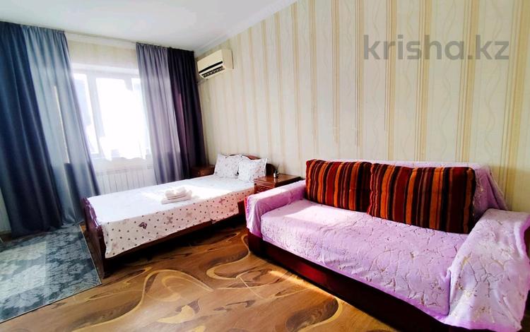 1-комнатная квартира · 50 м² · 4/9 этаж, мкр 5, Ж.Тлепбергенова 80 — Пр. А. Молдагуловой за 8 000 ₸ в Актобе — фото 2