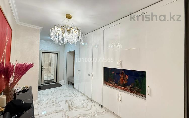 4-бөлмелі пәтер · 250 м² · 10/10 қабат, мкр Мамыр-3 17/1 — Сайна - Шаляпина, бағасы: 155 млн ₸ в Алматы, Ауэзовский р-н — фото 2