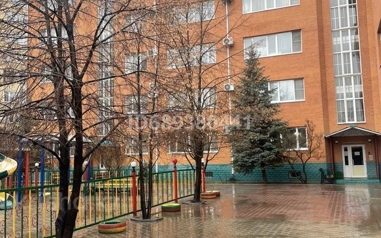 6-комнатная квартира, 274 м², 5/6 этаж, Маресьев 86 В за 143 млн 〒 в Актобе — фото 2