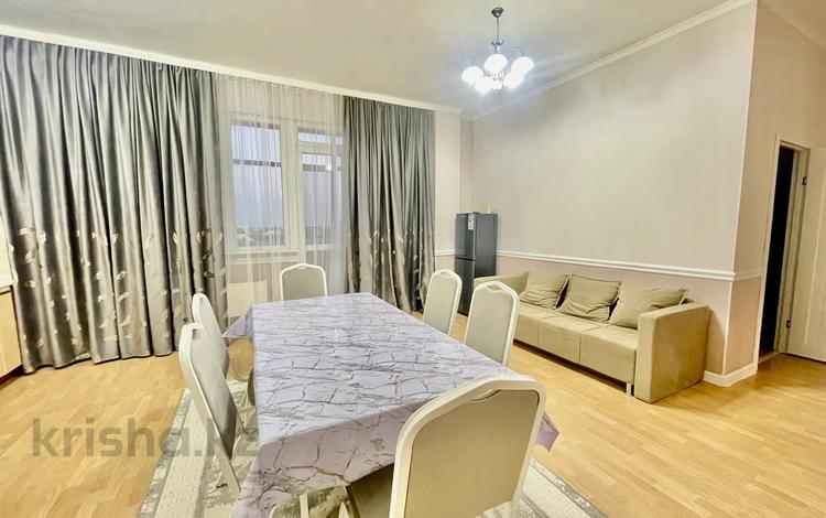 2-комнатная квартира · 90 м², Маметовой 111 за 18 000 ₸ в Уральске — фото 16