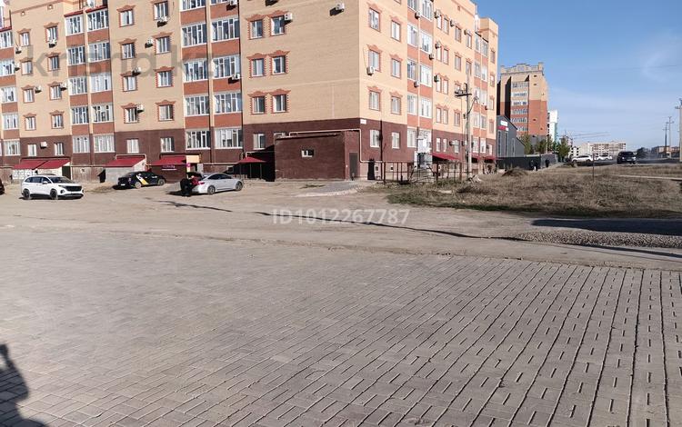 Свободное назначение, офисы, магазины и бутики, склады, салоны красоты, фитнес и спорт, медцентры и аптеки, образование, развлечения, конференц-залы, кабинеты и рабочие места, студии · 115 м² за 100 000 ₸ в Актобе, мкр. Алтын орда — фото 3