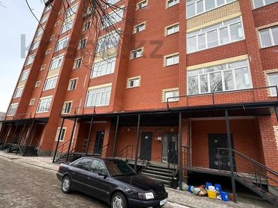 Продажа квартир в Западно-Казахстанской обл.: 3-комнатная квартира · 118 м² · 7/9 этаж, Молдагуловой 15 за 30 млн 〒 3-комнатная квартира · 118 м² · 7/9 этаж, Молдагуловой 15 за 30 млн 〒 в Уральске